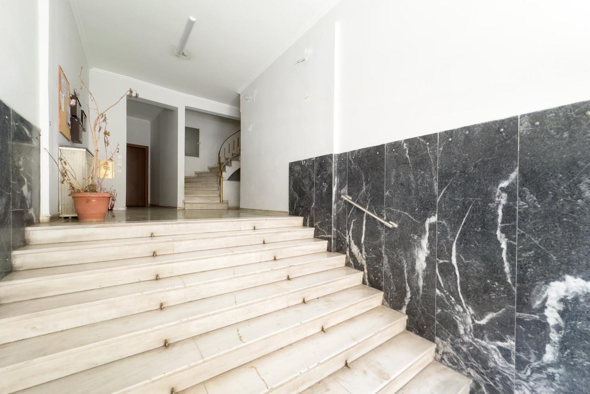 Urban Comfort Apt Near Downtown Athena Bagian luar foto