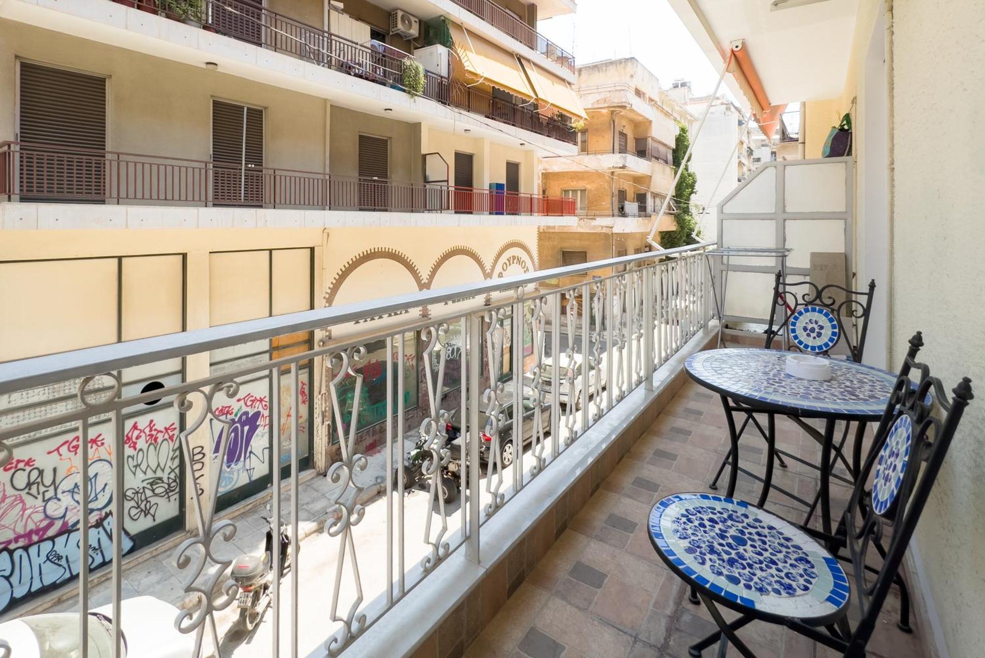 Urban Comfort Apt Near Downtown Athena Bagian luar foto