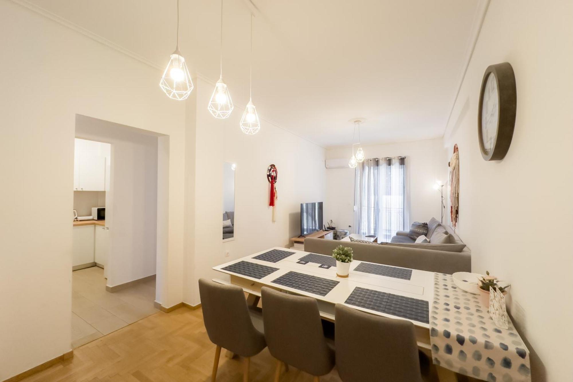 Urban Comfort Apt Near Downtown Athena Bagian luar foto