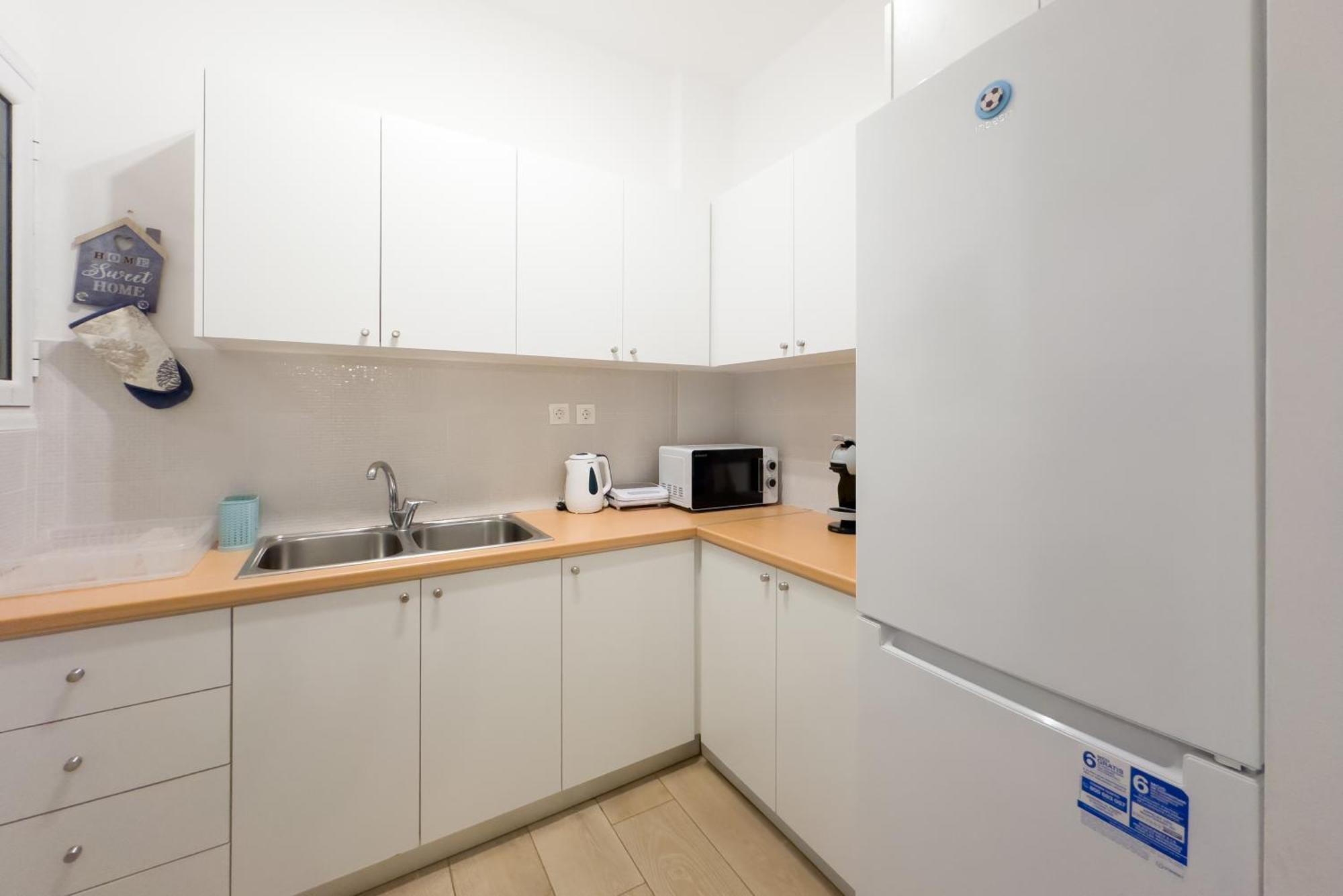 Urban Comfort Apt Near Downtown Athena Bagian luar foto